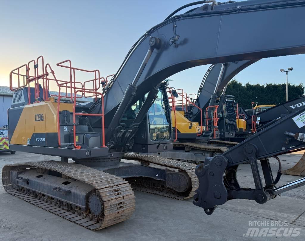 Volvo EC 250 EL Pásová rýpadla