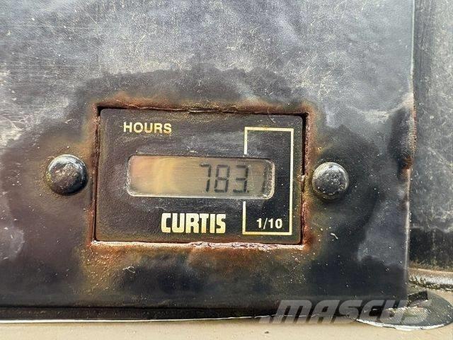 Mecalac TA 3 SH Vyklápěcí dempry