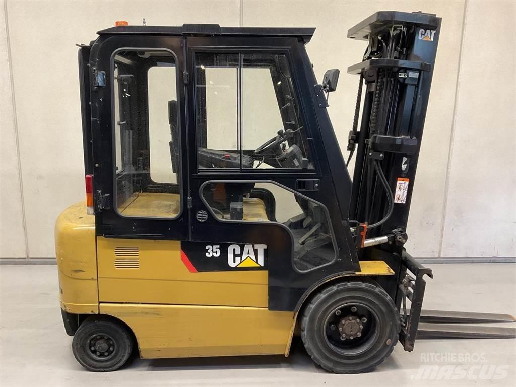 CAT EP35K-PAC Akumulátorové vozíky