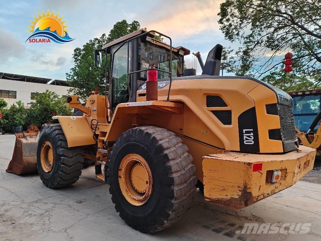 Volvo L 120 Kolové nakladače