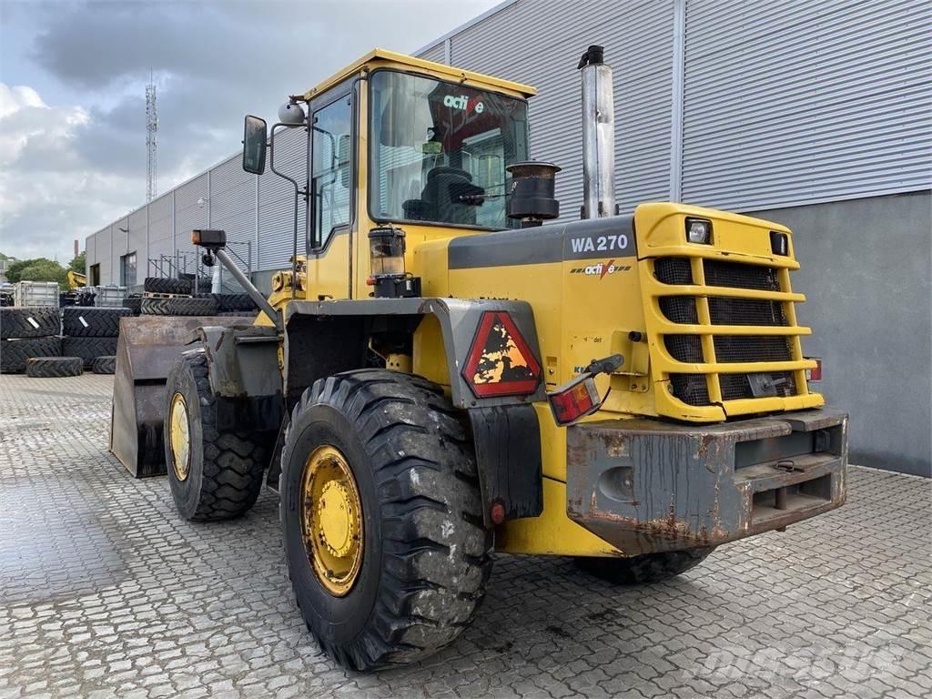 Komatsu WA270-3 Kolové nakladače