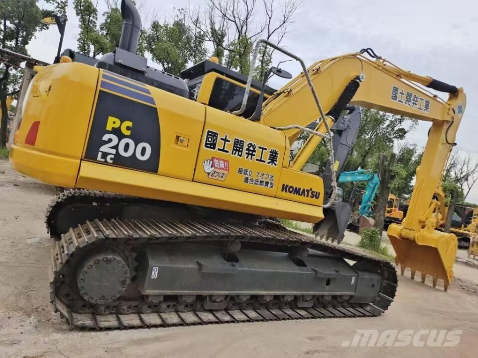 Komatsu PC 200 Pásová rýpadla