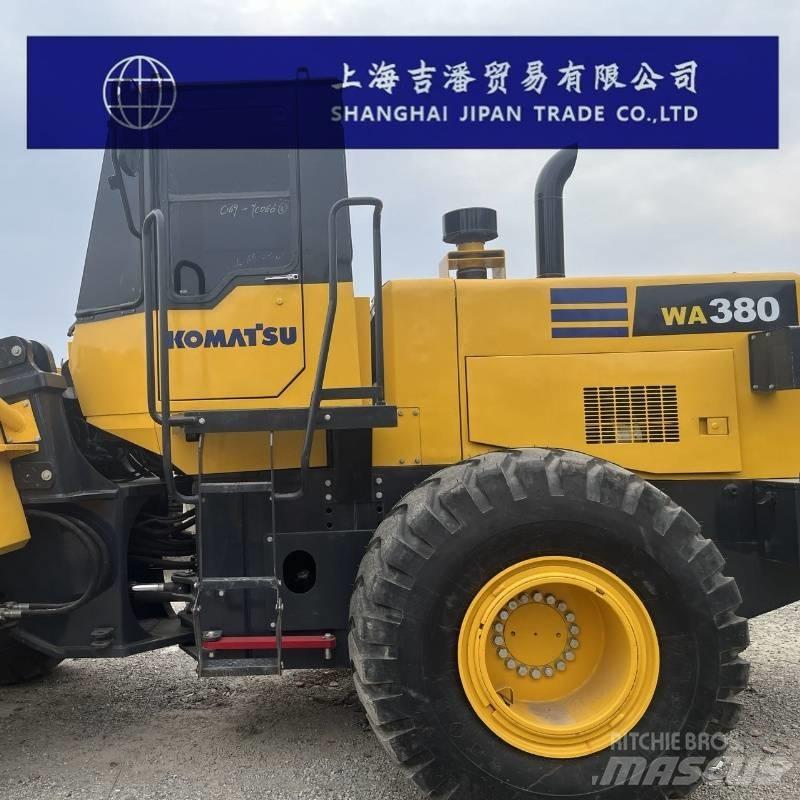 Komatsu WA 380 Kolové nakladače