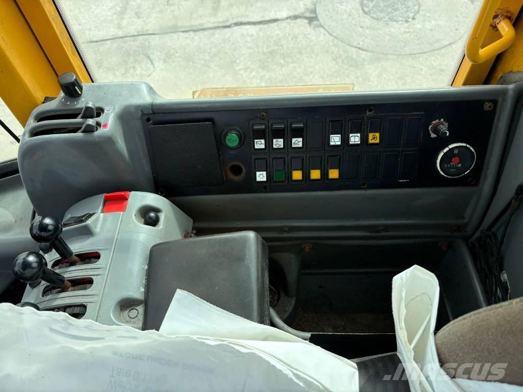 Volvo L110E Kolové nakladače