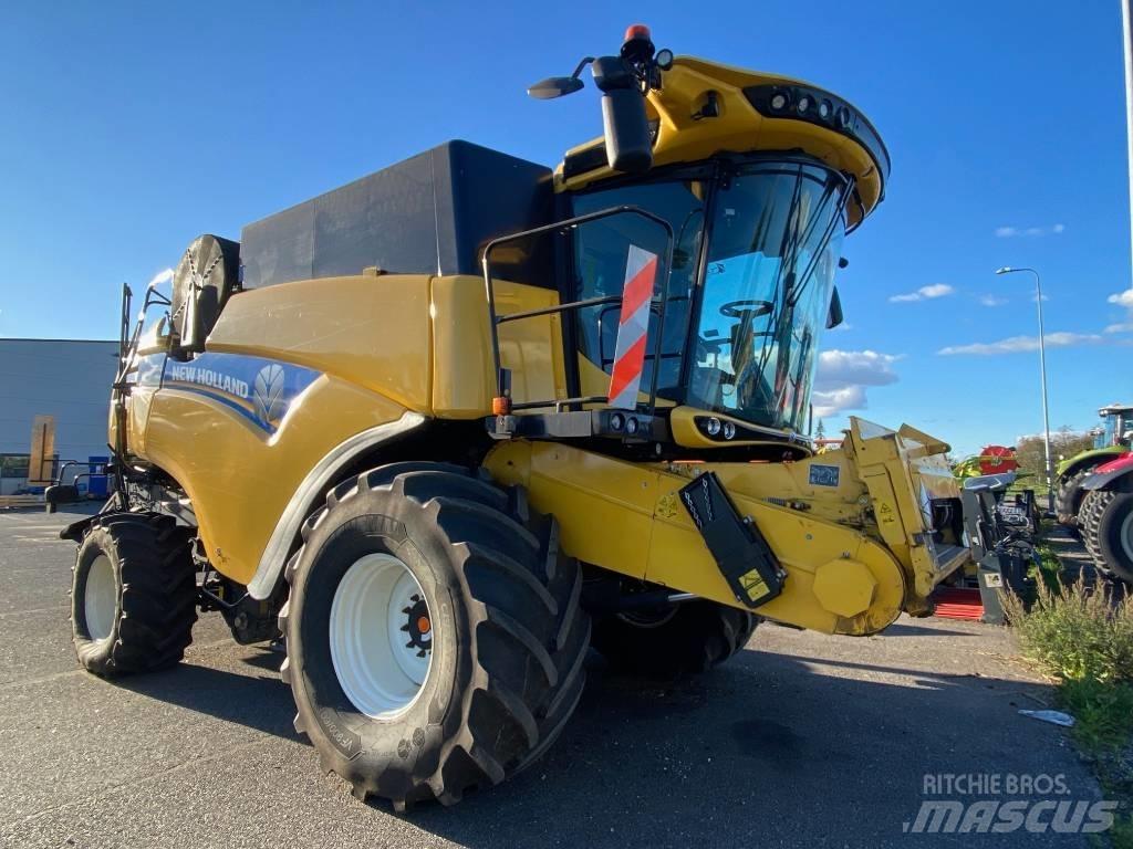 New Holland CX 8.90 Sklízecí mlátičky