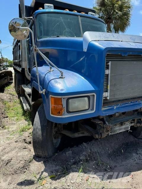 Mack CH613 8x4 2002 Sklápěče