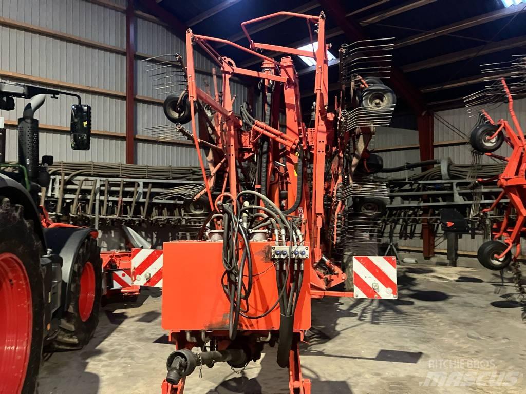 Kuhn GA 15031 Obraceče a shrabovače sena