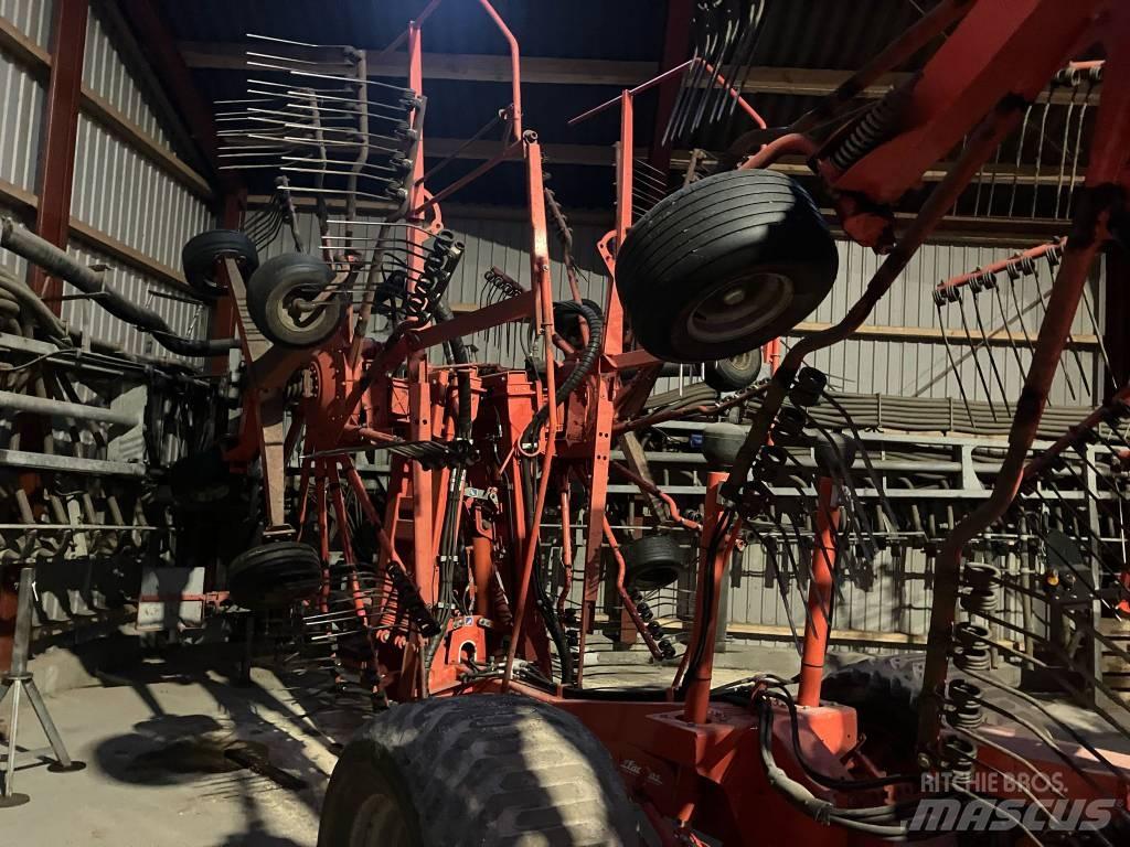 Kuhn GA 15031 Obraceče a shrabovače sena