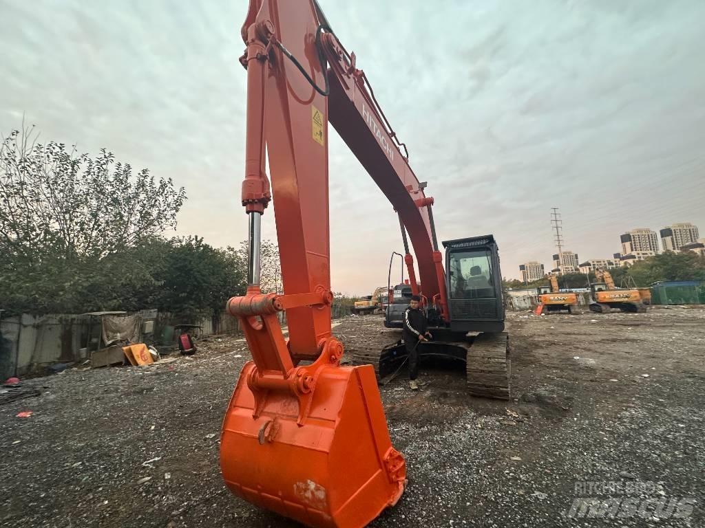 Hitachi ZX 200 Pásová rýpadla