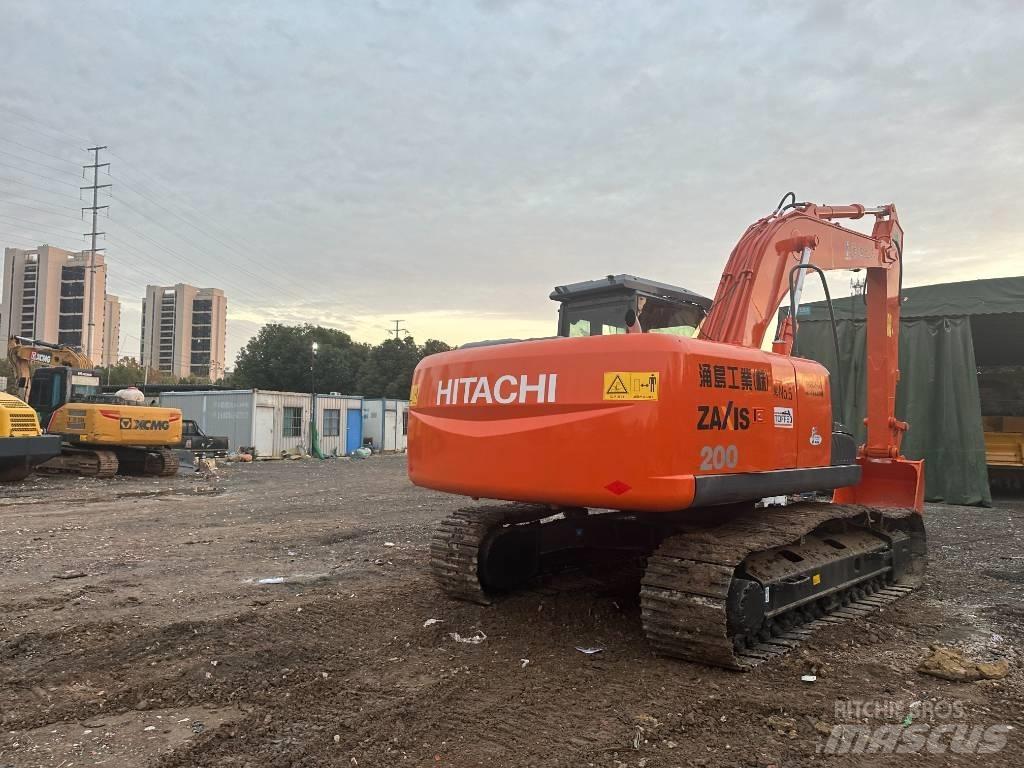 Hitachi ZX 200 Pásová rýpadla