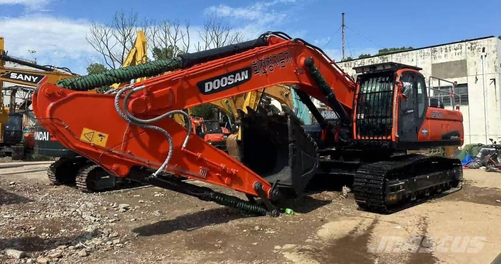 Doosan DX340 Pásová rýpadla