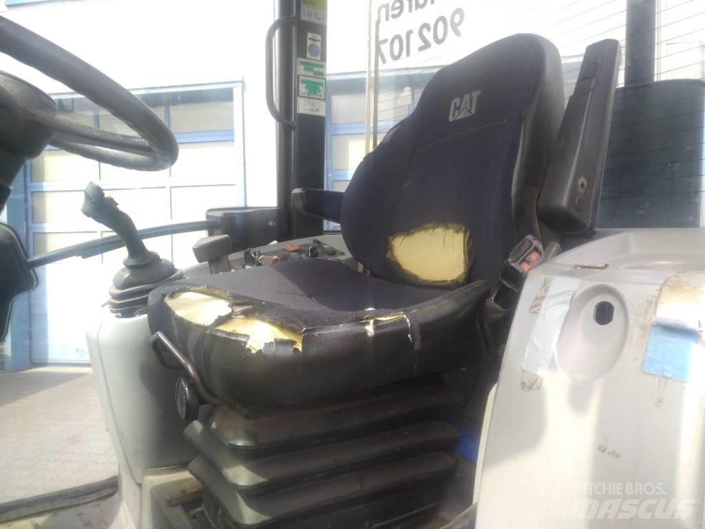 CAT 907 H Kolové nakladače