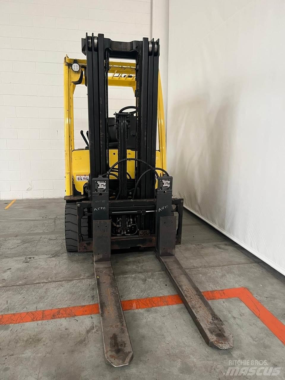 Hyster J3.0XN Akumulátorové vozíky