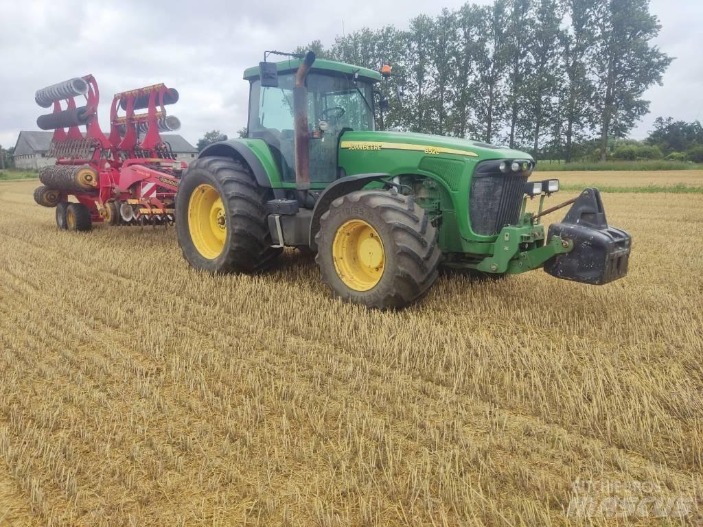 John Deere 8520 Traktory