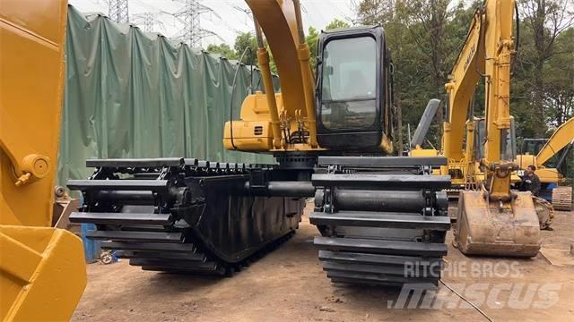 CAT 320 C Obojživelná rypadla