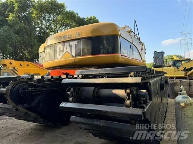 CAT 320 C Obojživelná rypadla