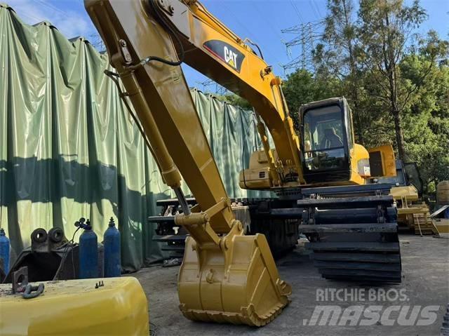 CAT 320 C Obojživelná rypadla