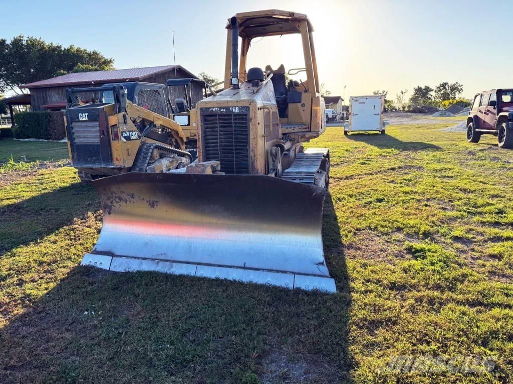 CAT D 3 G Pásové dozery