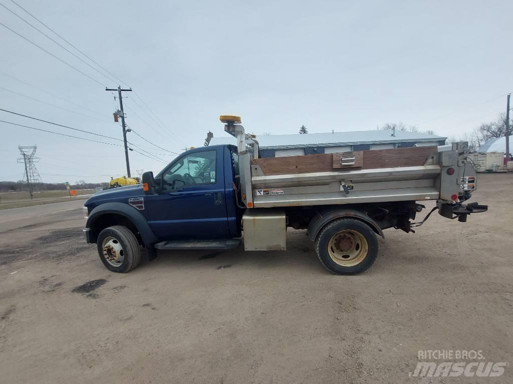 Ford F 550 XLT Sněžné pluhy, přední sněhové radlice