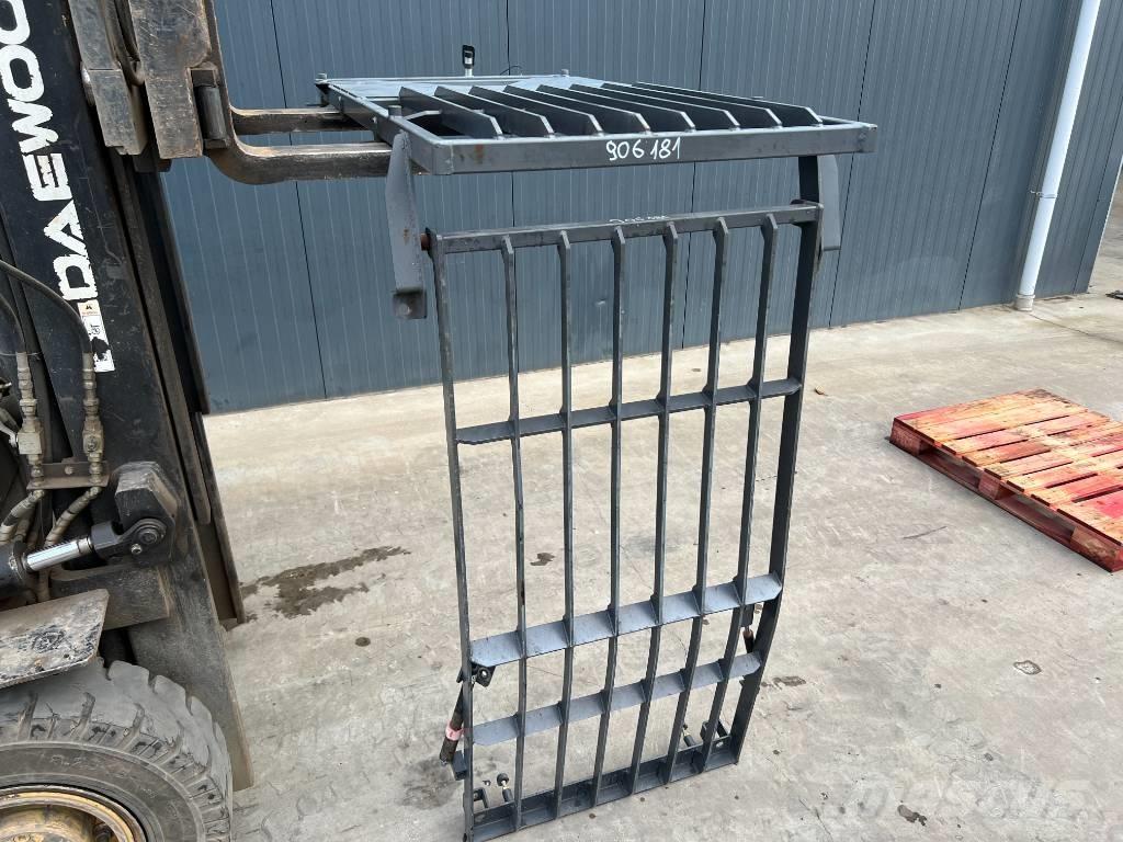 Doosan DX180 / DX225 Kabiny a interiér