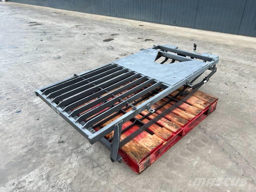 Doosan DX180 / DX225 Kabiny a interiér