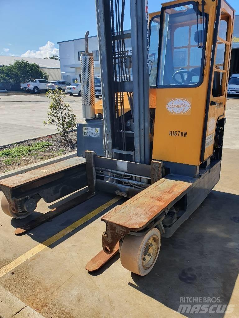 Combilift C3000 Vysokozdvižný vozík s bočním ložením
