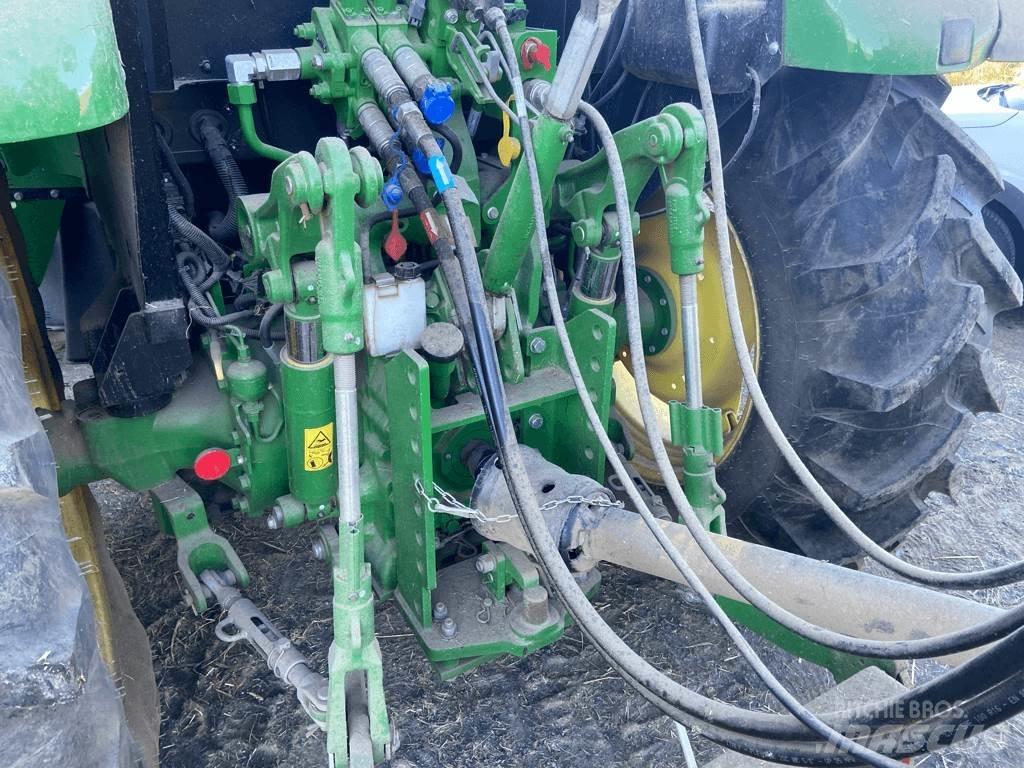 John Deere 5075M Traktory
