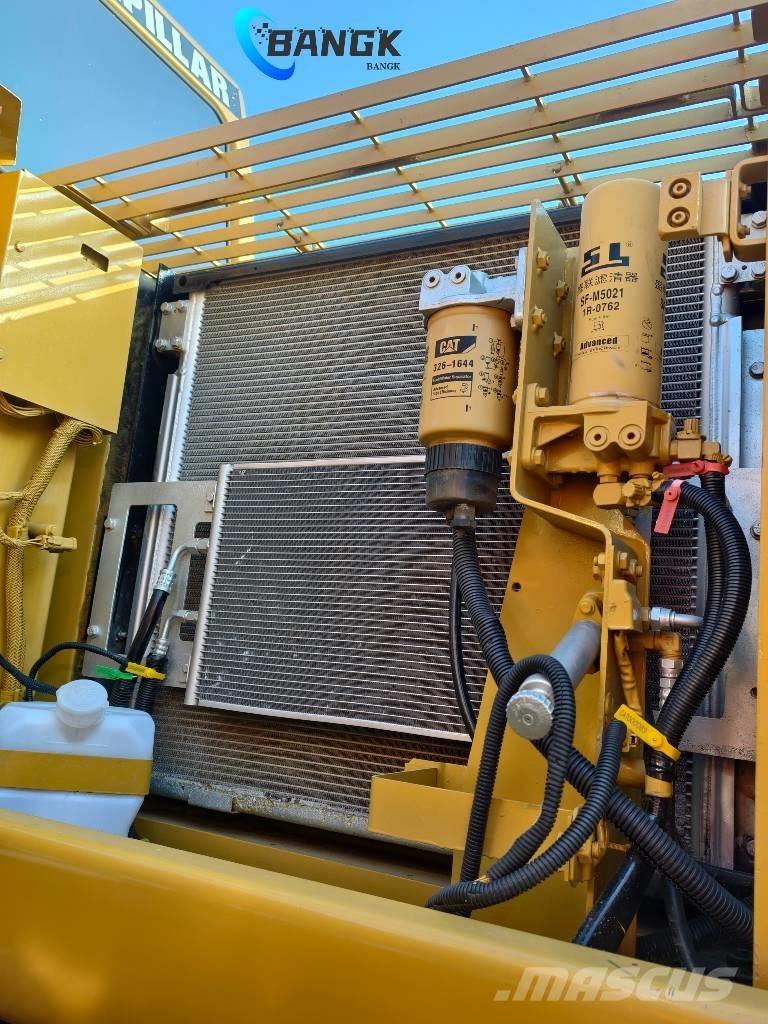 CAT 330 CL Pásová rýpadla