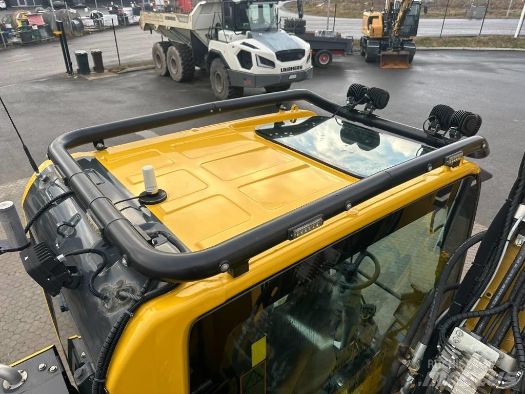 Komatsu PW 148-11 Kolová rýpadla