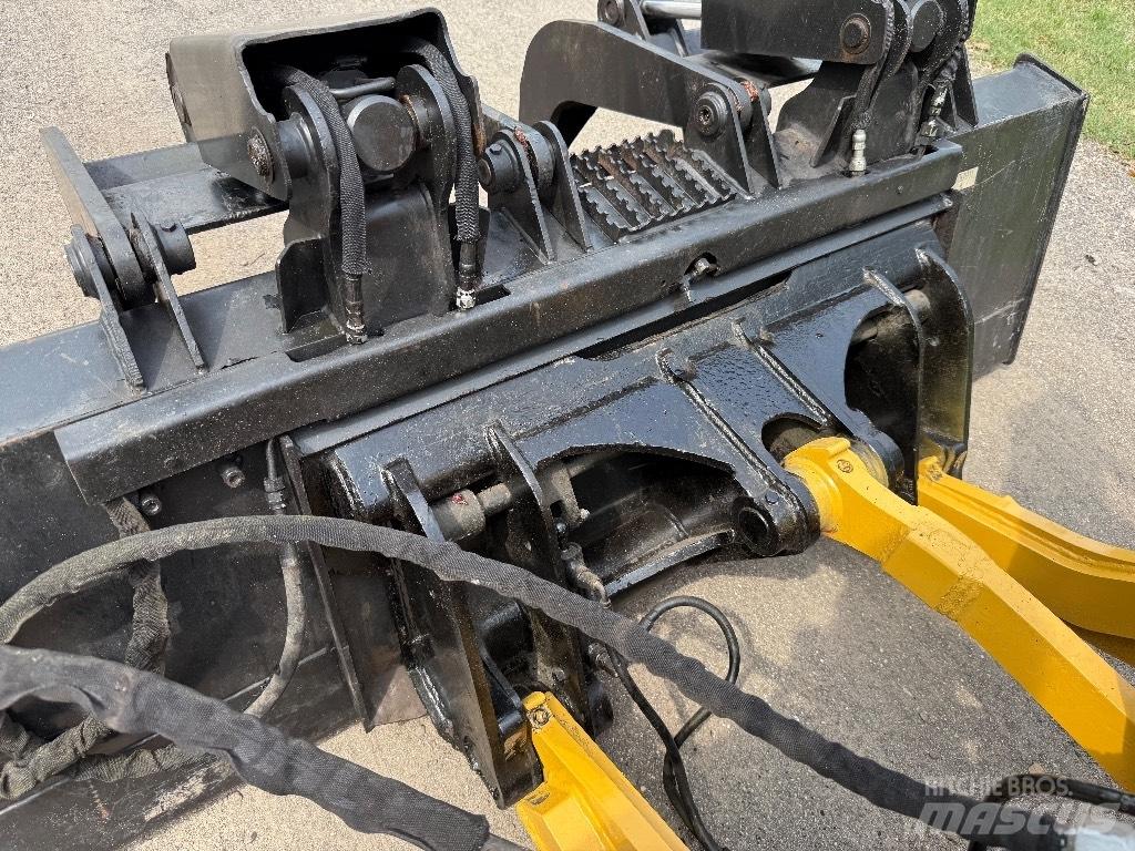 CAT 908 H Kolové nakladače