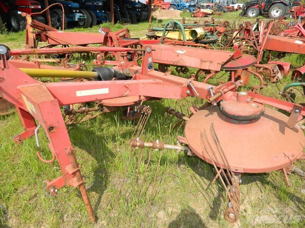 Stoll UM 400 Obraceče a shrabovače sena