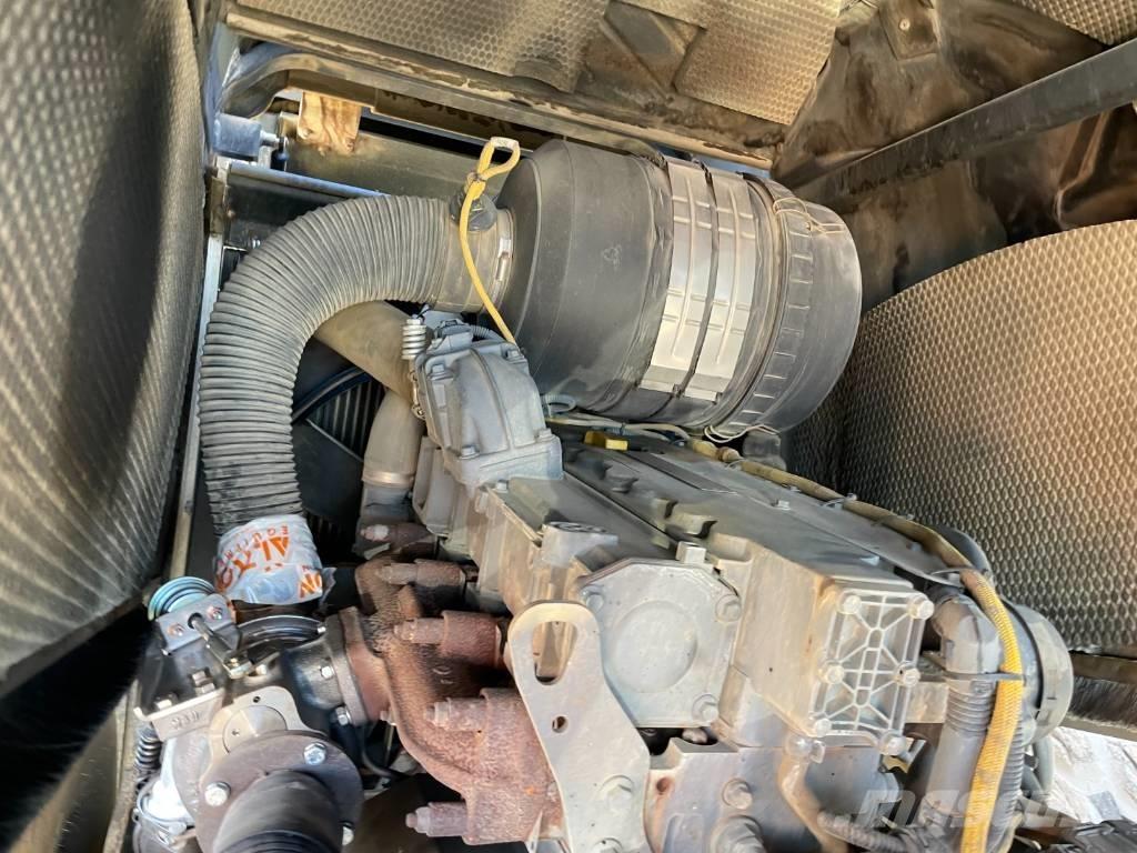 Bomag BW 213 DH-4 Tahačové válce