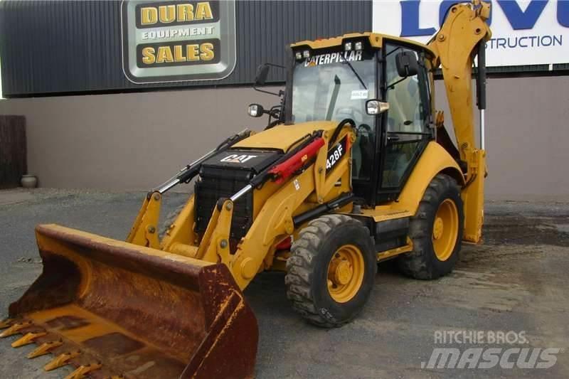 CAT 428F Rýpadlo-nakladače