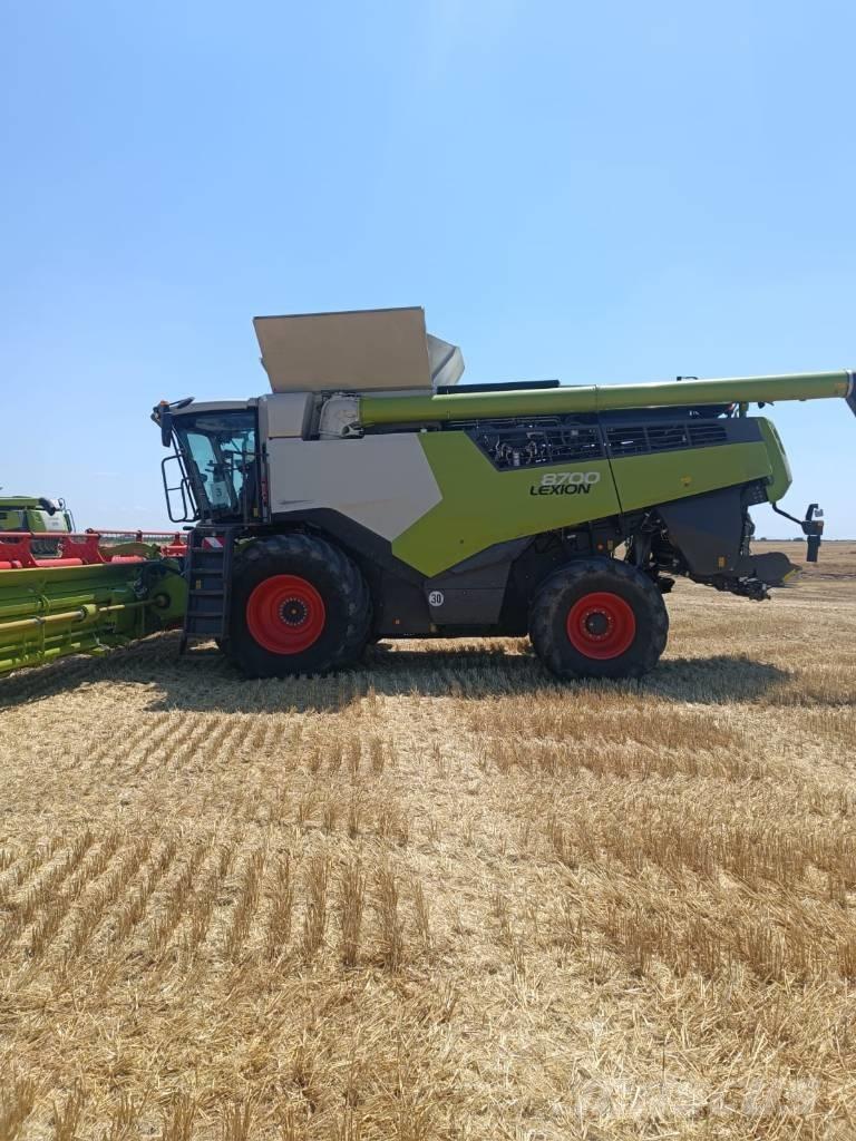 CLAAS Lexion 8700 Sklízecí mlátičky