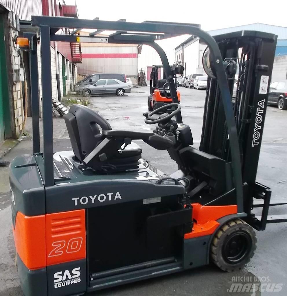 Toyota 7 FBEF 20 Akumulátorové vozíky