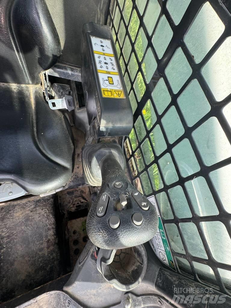 Bobcat S 570 Smykem řízené nakladače