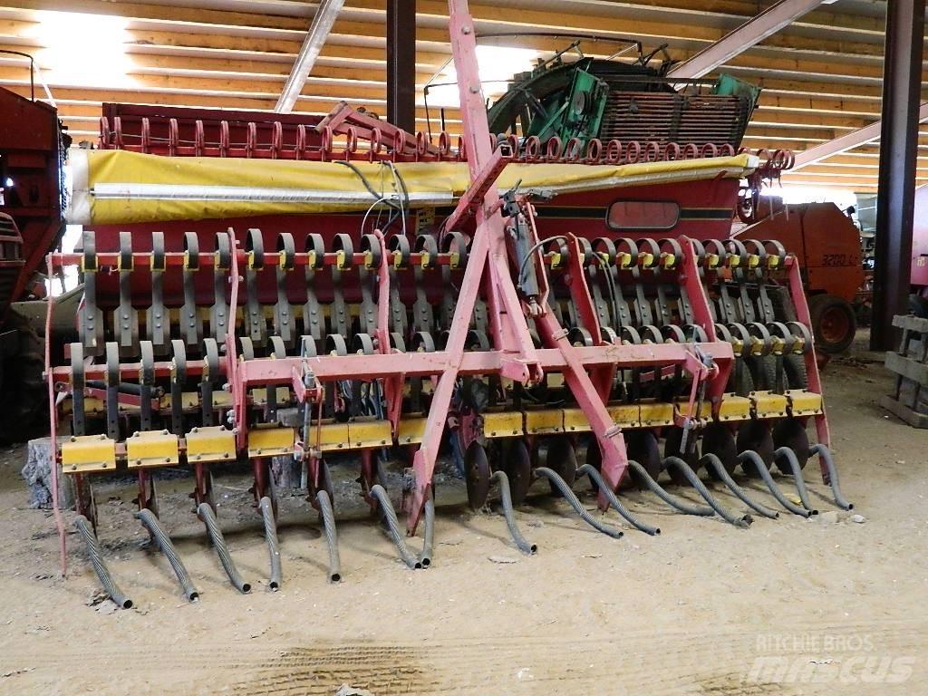 Väderstad Rapid400C Mechanické secí stroje