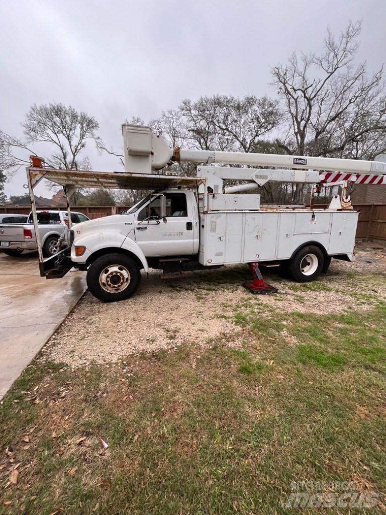 Ford F 750 Autoplošiny
