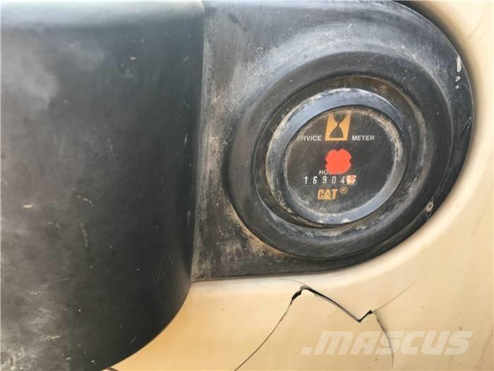 CAT 325 CL Pásová rýpadla