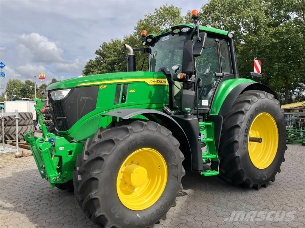 John Deere 6M250 Traktory