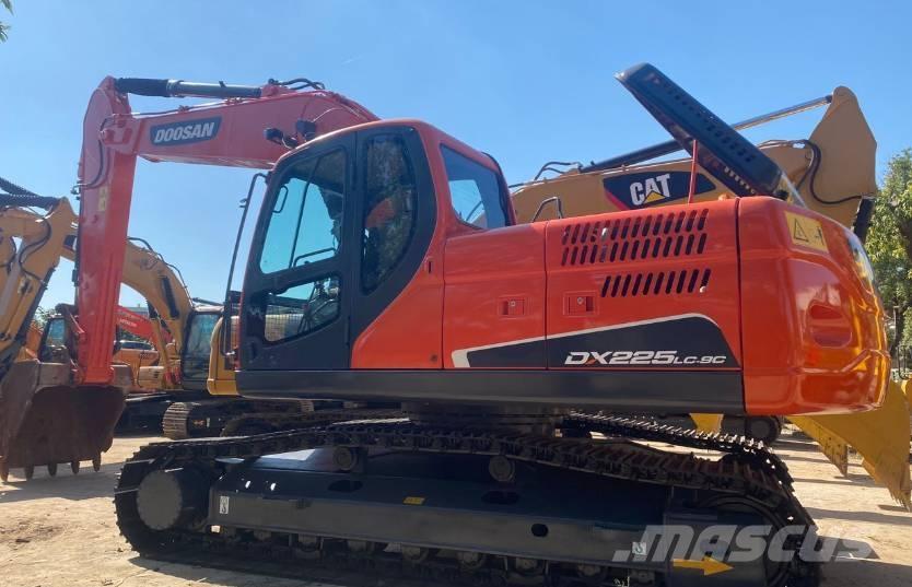 Doosan DX225 Pásová rýpadla