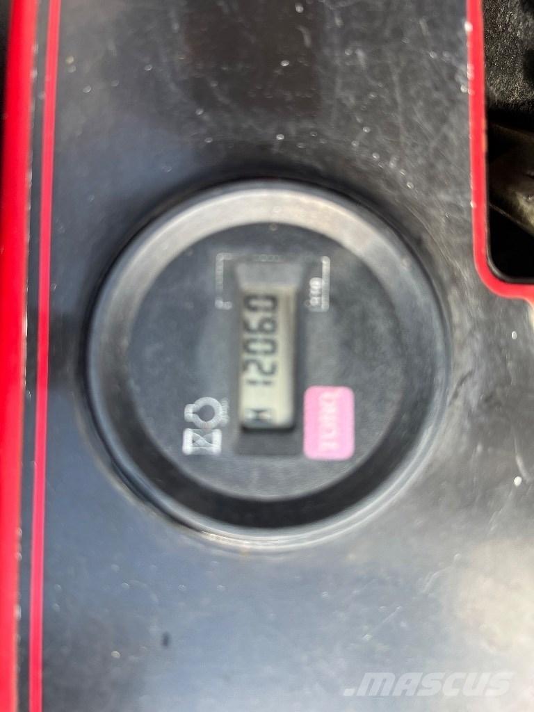 Toro Procore 648 Aerátory a odmechovače
