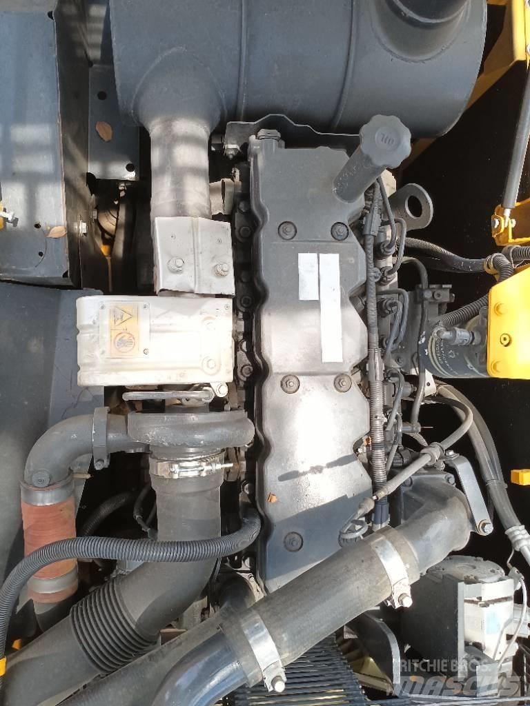 Komatsu PC 200 Pásová rýpadla