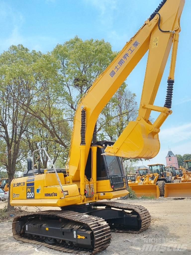 Komatsu PC 200 Pásová rýpadla