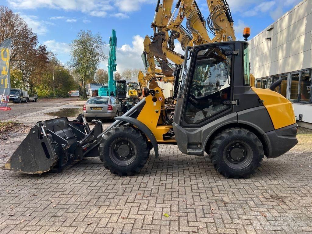 Mecalac AX850 Kolové nakladače