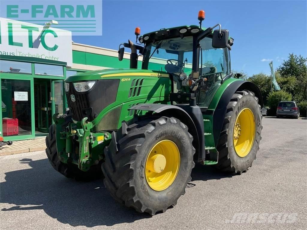 John Deere 6210R Traktory