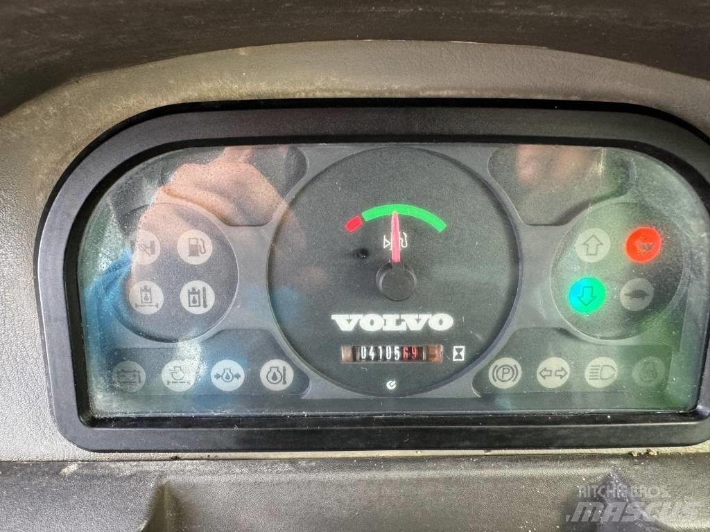 Volvo L 25 F Kolové nakladače