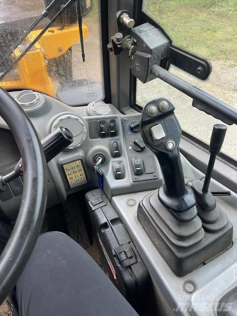 Volvo L 25 Kolové nakladače