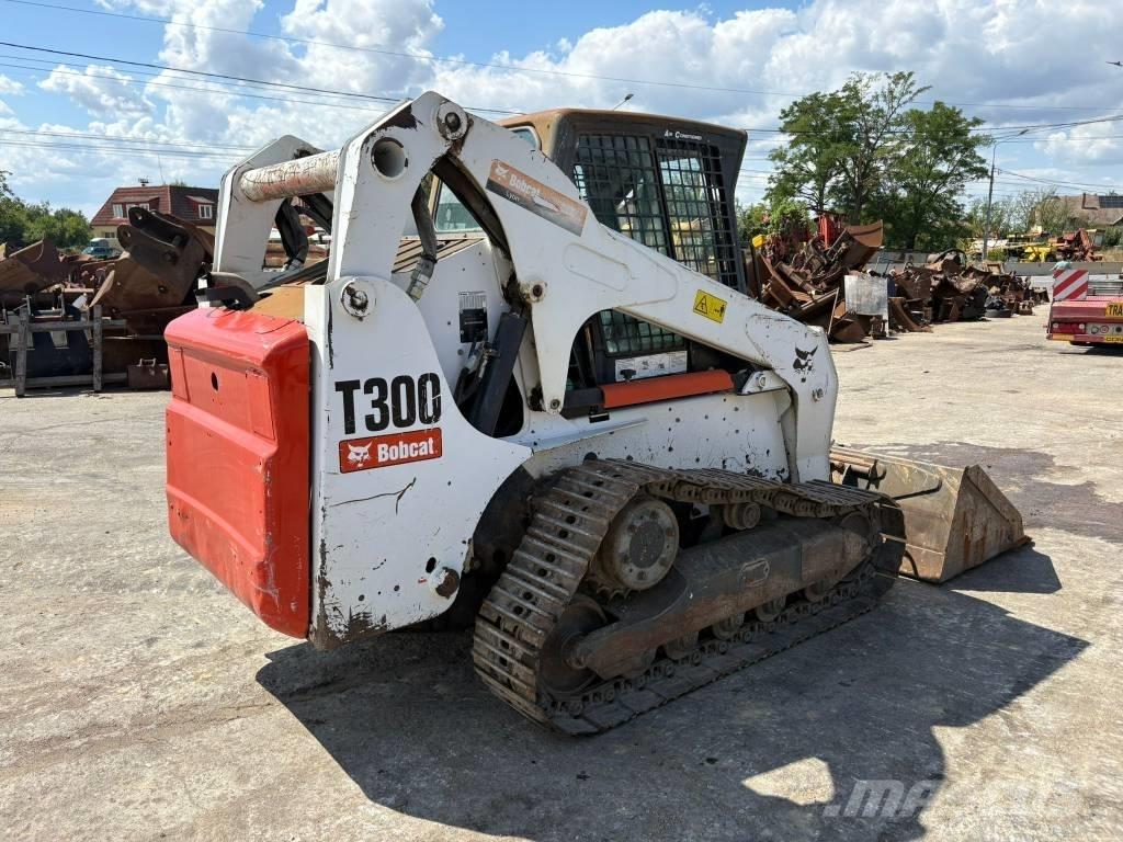 Bobcat T 300 Smykem řízené nakladače