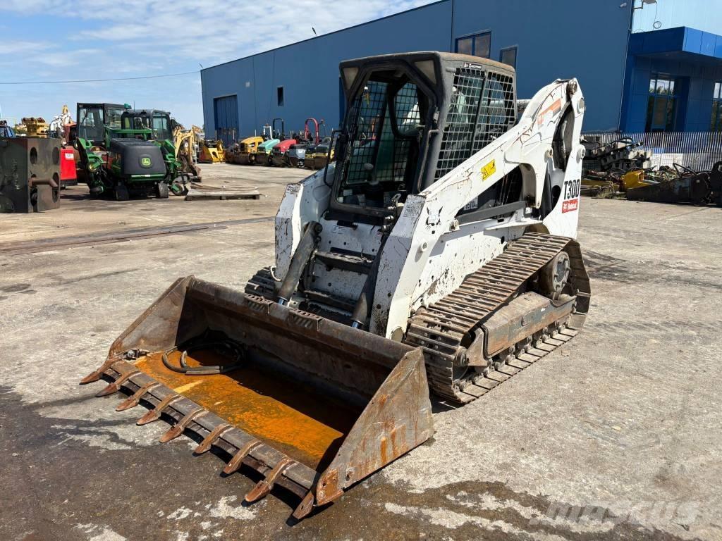 Bobcat T 300 Smykem řízené nakladače